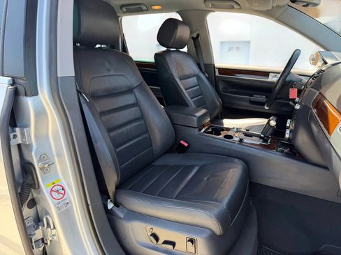 Used 2008 Volkswagen Touareg V6 AWD/4WD image 25