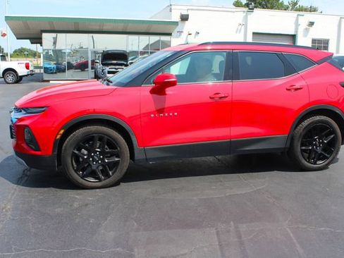 Used 2020 Chevrolet Blazer LT w/ Sound & Technology Package FWD image 2