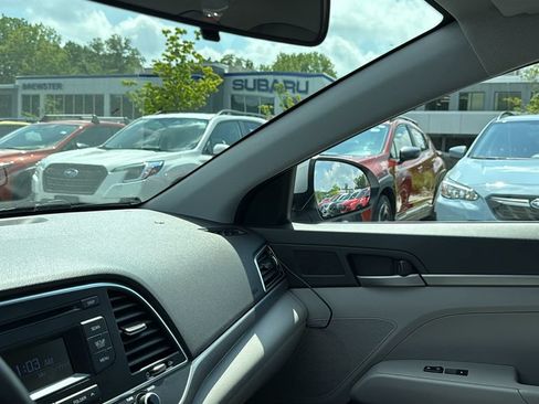 Used 2018 Hyundai Elantra SE FWD image 20