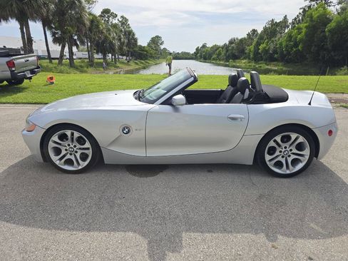 Used 2003 BMW Z4 3.0i image 3