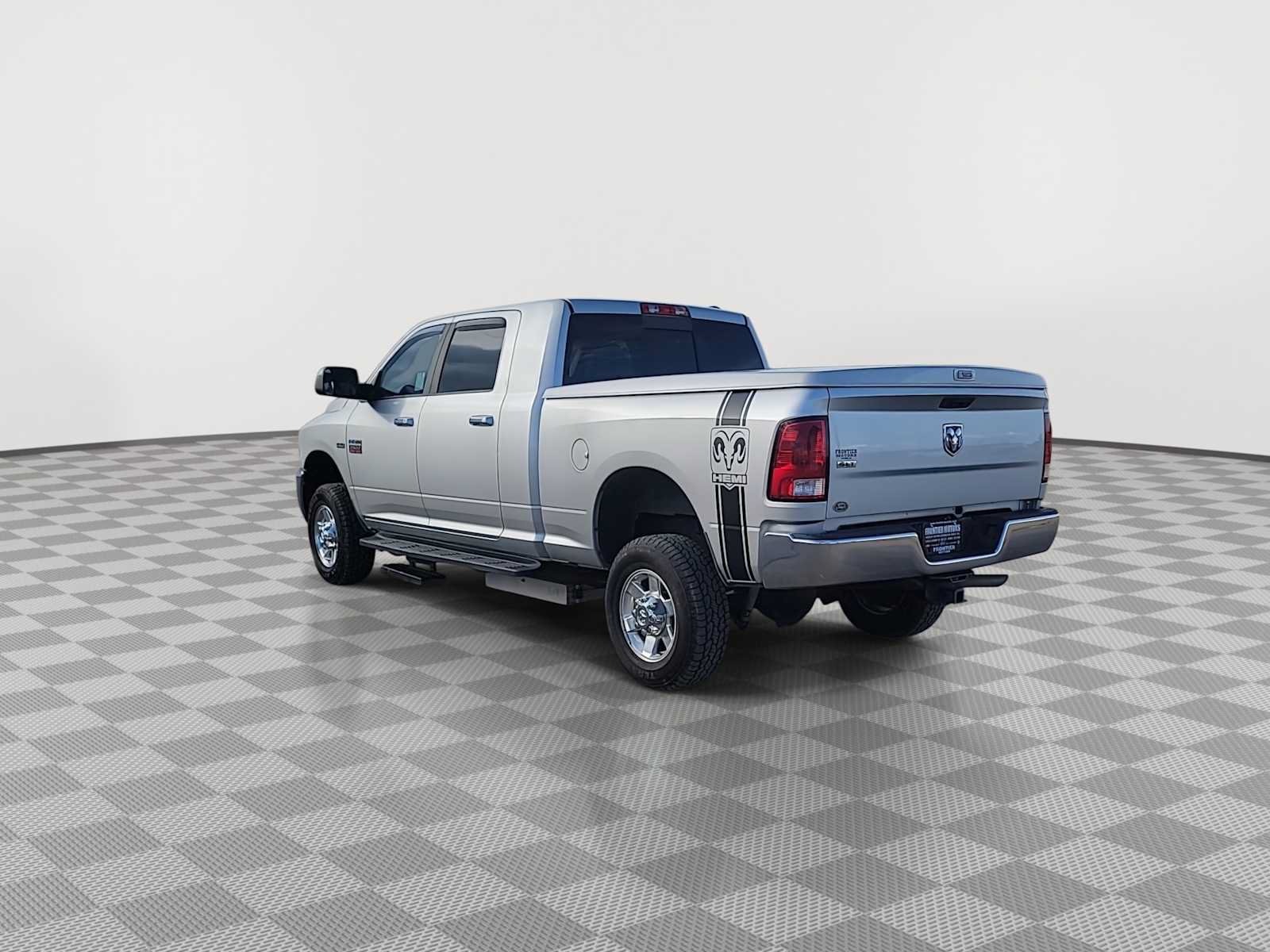 Used 2012 RAM 2500 SLT RWD image 4