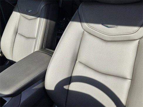 New 2026 Cadillac XT5 Luxury image 16