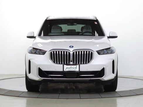 Used 2026 BMW X5 xDrive50e w/ Executive Package AWD/4WD image 2