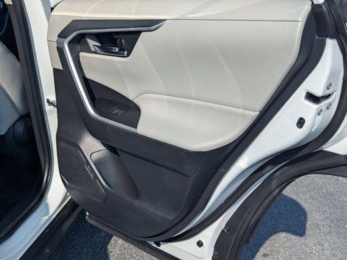 Used 2024 Toyota RAV4 XLE Premium image 15