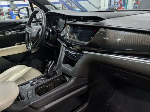 Used 2023 Cadillac XT6 Sport AWD/4WD image 32