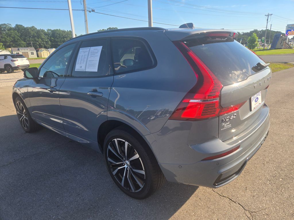 Used 2024 Volvo XC60 B5 Plus AWD/4WD image 3