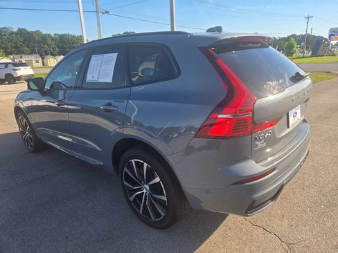 Used 2024 Volvo XC60 B5 Plus AWD/4WD image 3