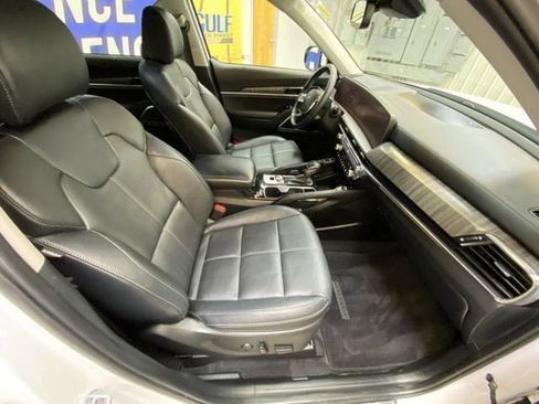 Used 2024 Kia Telluride SX w/ Towing Package image 27
