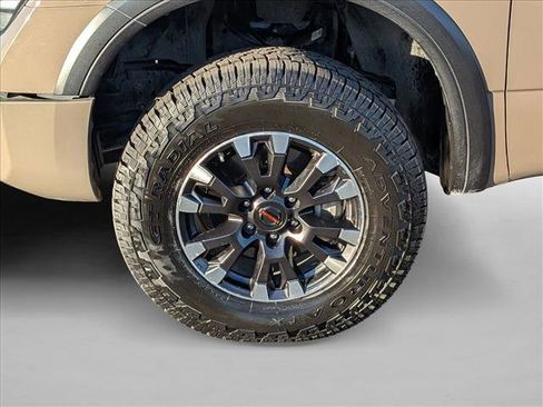 Used 2020 Nissan Titan PRO-4X w/ Pro-4x Convenience Package AWD/4WD image 29