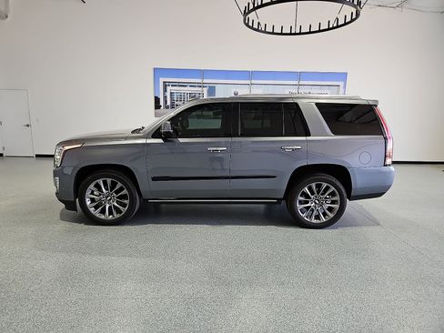 Used 2020 Cadillac Escalade Platinum w/ Escalade Sport Edition AWD/4WD image 5
