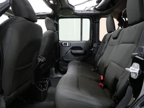 Used 2018 Jeep Wrangler Unlimited Sport S AWD/4WD image 25