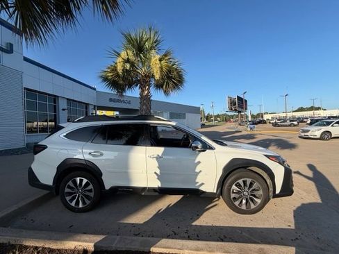 Used 2024 Subaru Outback Touring AWD/4WD image 27