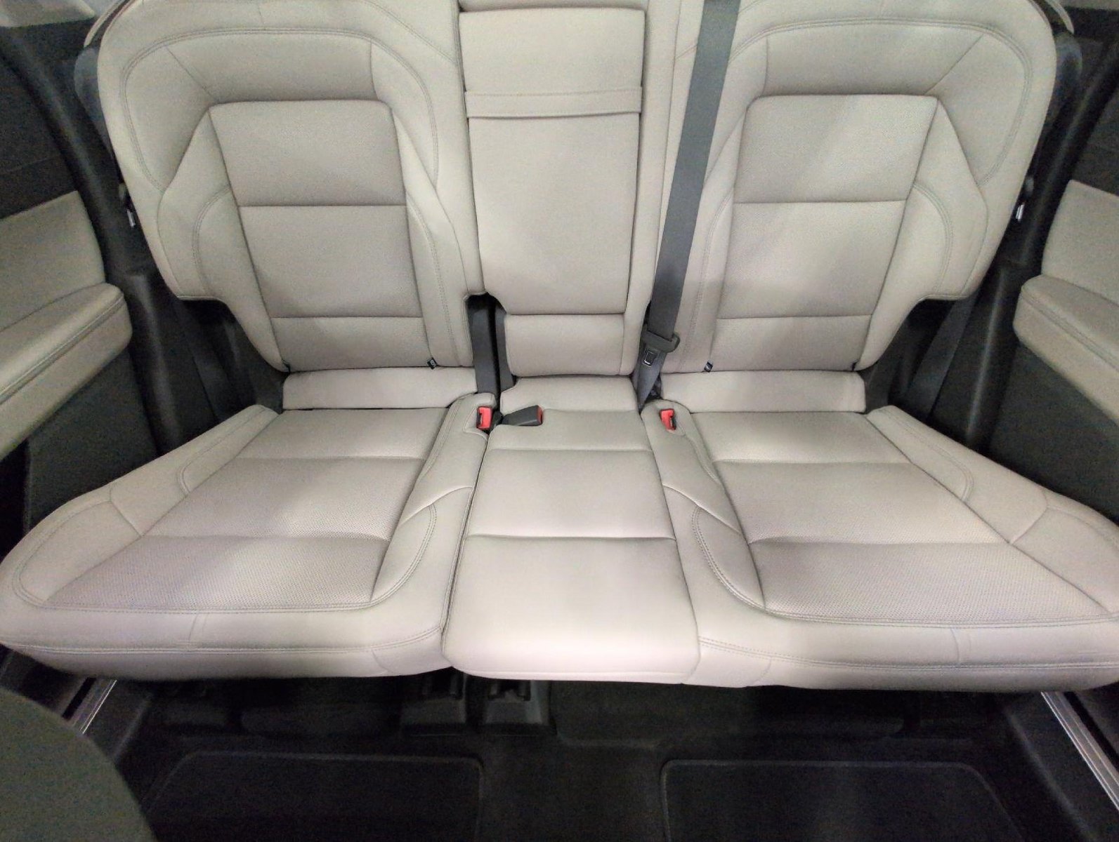Used 2025 Lincoln Nautilus Premier w/ Equipment Group 102A AWD/4WD image 23