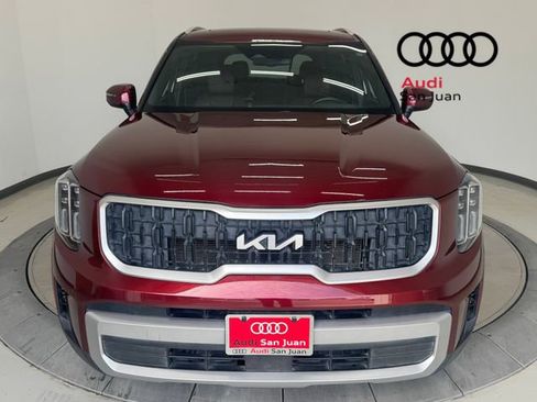 Used 2023 Kia Telluride EX w/ EX Captain's Chair Package FWD image 2
