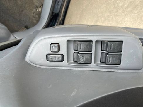 Used 2003 Toyota RAV4 2WD image 16