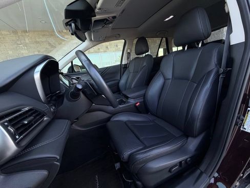 Used 2023 Subaru Outback Limited XT AWD/4WD image 5