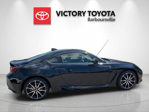 Used 2023 Toyota GR86 RWD image 6