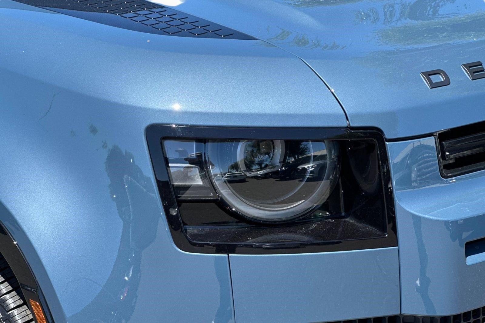 New 2026 Land Rover Defender 110 X-Dynamic SE AWD/4WD image 11