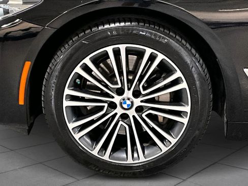 Used 2020 BMW 530i w/ Convenience Package RWD image 11