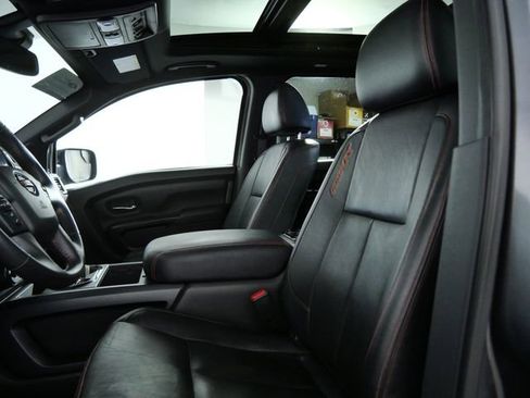 Used 2021 Nissan Titan PRO-4X w/ Pro-4x Convenience Package AWD/4WD image 17