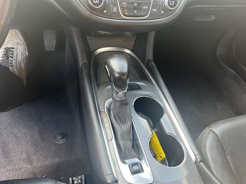 Used 2022 Chevrolet Malibu LT w/ Leather Package FWD image 16