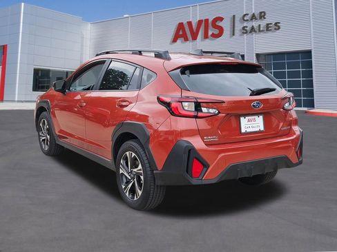 Used 2025 Subaru Crosstrek 2.0i Premium AWD/4WD image 3