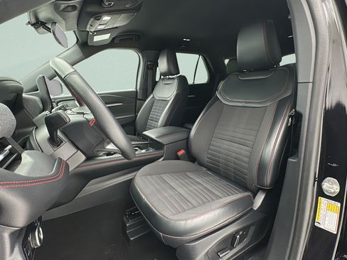 Used 2025 Ford Explorer ST-Line w/ ST-Line Street Pack AWD/4WD image 13