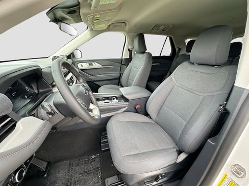 New 2026 Ford Explorer Active RWD image 15