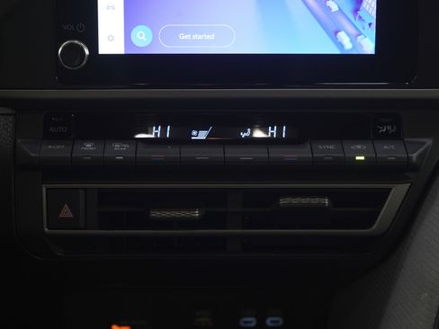 Used 2025 Toyota Camry SE image 16