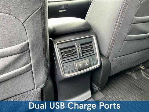 Used 2022 Subaru Forester Premium AWD/4WD image 13