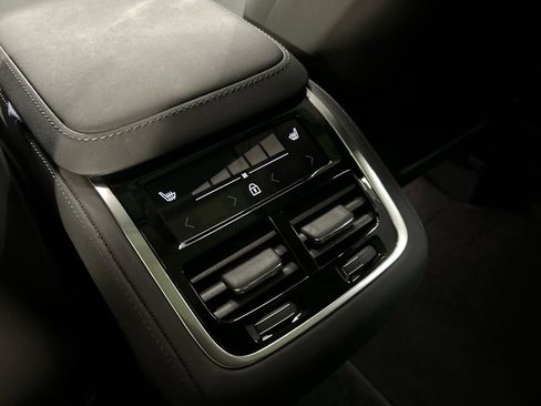 Used 2026 Volvo XC90 B6 Plus w/ Protection Package Premier AWD/4WD image 24
