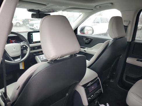 New 2026 Lincoln Aviator AWD image 24