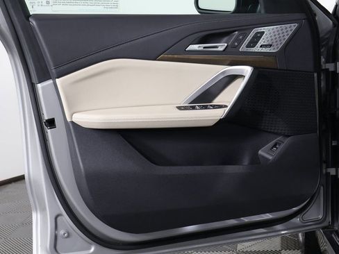 Used 2025 BMW X1 xDrive28i w/ Premium Package image 12