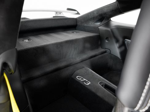 Used 2018 Porsche 911 GT3 RWD image 46