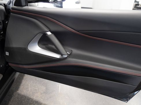 Used 2019 Ferrari 812 Superfast RWD image 36