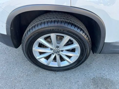 Used 2017 Volkswagen Tiguan Wolfsburg Edition FWD image 20