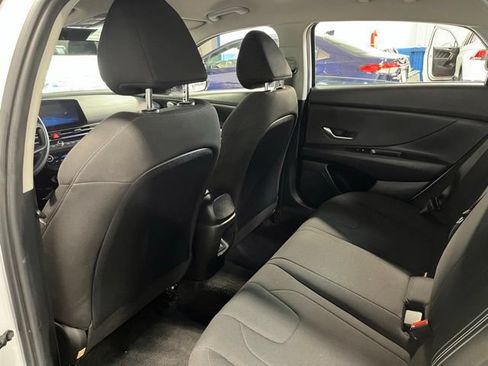 Used 2024 Hyundai Elantra SEL FWD image 17