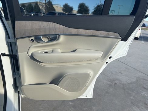 Used 2024 Volvo XC90 T8 Plus w/ Protection Package Premier image 17