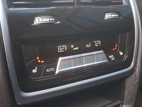 Used 2020 BMW X7 xDrive40i w/ Luxury Seating Package image 11