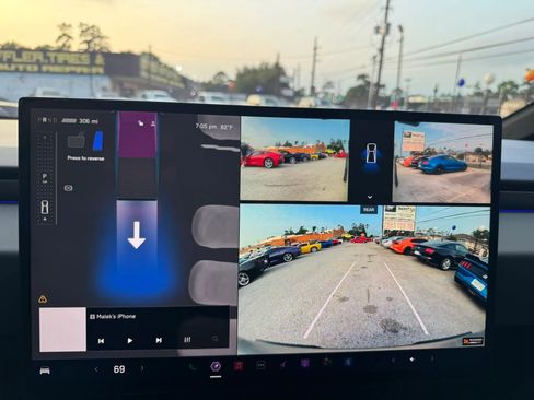 Used 2024 Tesla Cybertruck AWD Crew Cab image 40