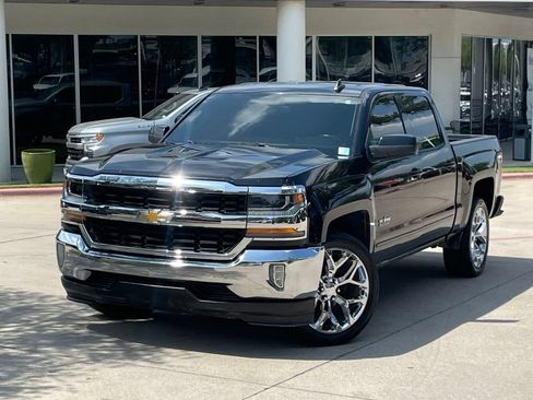 Used 2018 Chevrolet Silverado 1500 LT w/ Texas Edition RWD image 9