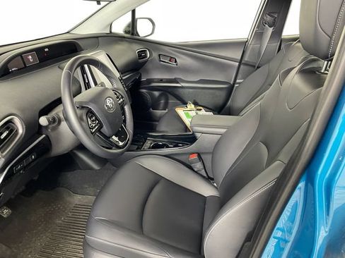 Used 2022 Toyota Prius Prime XLE FWD image 2