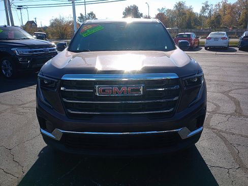 Used 2025 GMC Acadia Elevation image 3