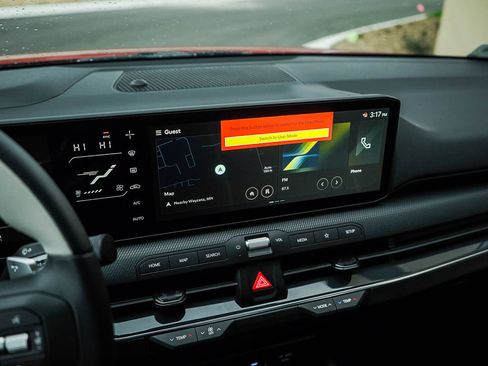 New 2025 Kia K4 GT-Line w/ GT-Line Sunroof Package image 22