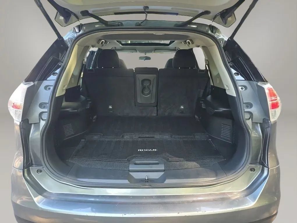 Used 2015 Nissan Rogue SV w/ SV Premium Package AWD/4WD image 45