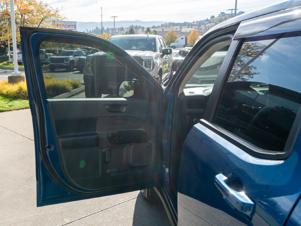 Used 2023 Ford Maverick Lariat w/ Lariat Luxury Package FWD image 16