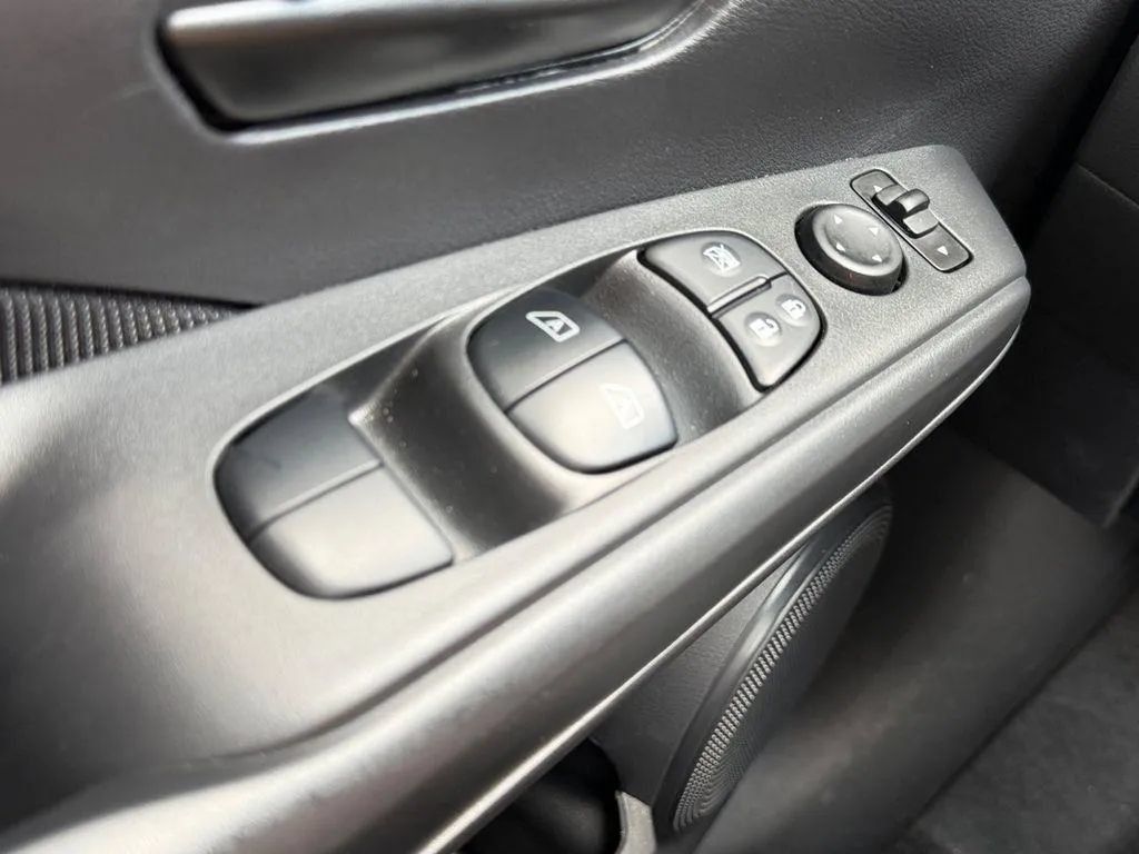 Used 2025 Nissan Kicks Play S FWD image 16