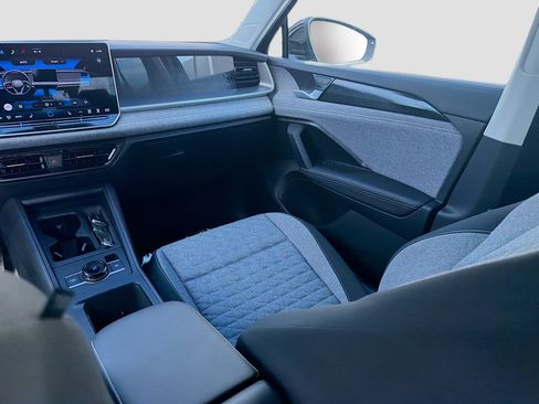 Used 2025 Volkswagen Tiguan S image 21