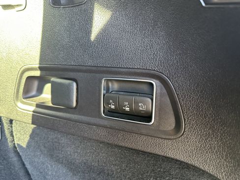 Used 2023 Mercedes-Benz GLS 450 4MATIC image 8