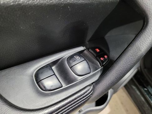 Used 2015 Nissan Rogue SL image 41